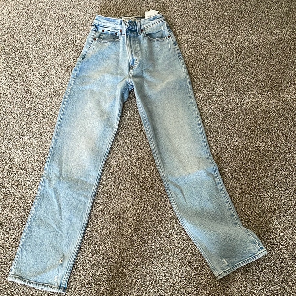 Abercrombie and Fitch size 24 the 90’s straight leg jeans NWT